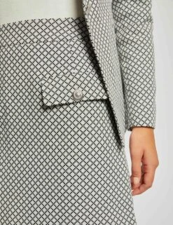 Jupe Droite Imprimé Géométrique Ecru Femme 9 Jupe Droite Imprimé Géométrique Ecru Femme -EllePort Soldes jupe droite imprime geometrique ecru femme vue4 32536300952580201