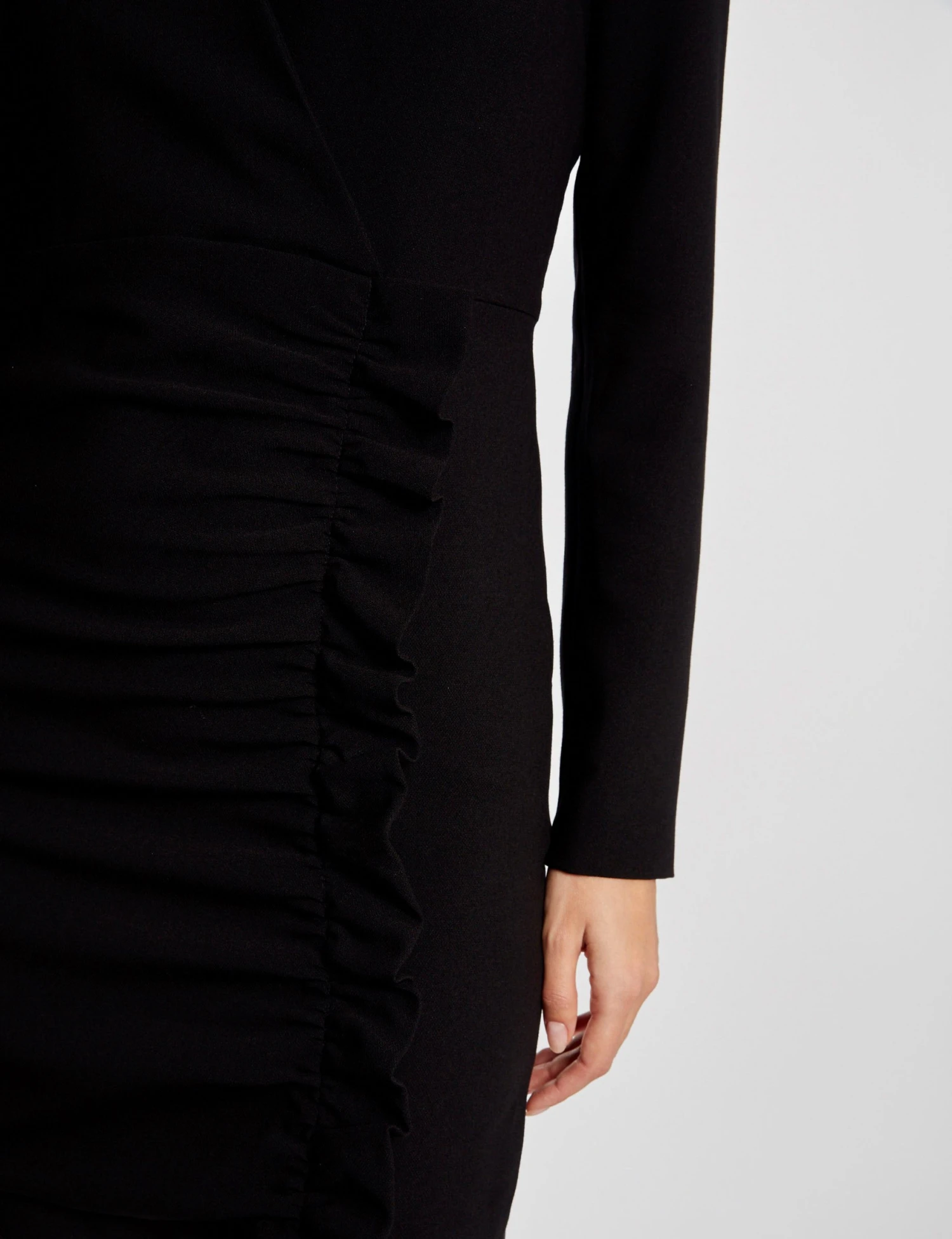 Robe Ajustée Drapée à Volants Noir Femme 6 Robe Ajustée Drapée à Volants Noir Femme – Image 6